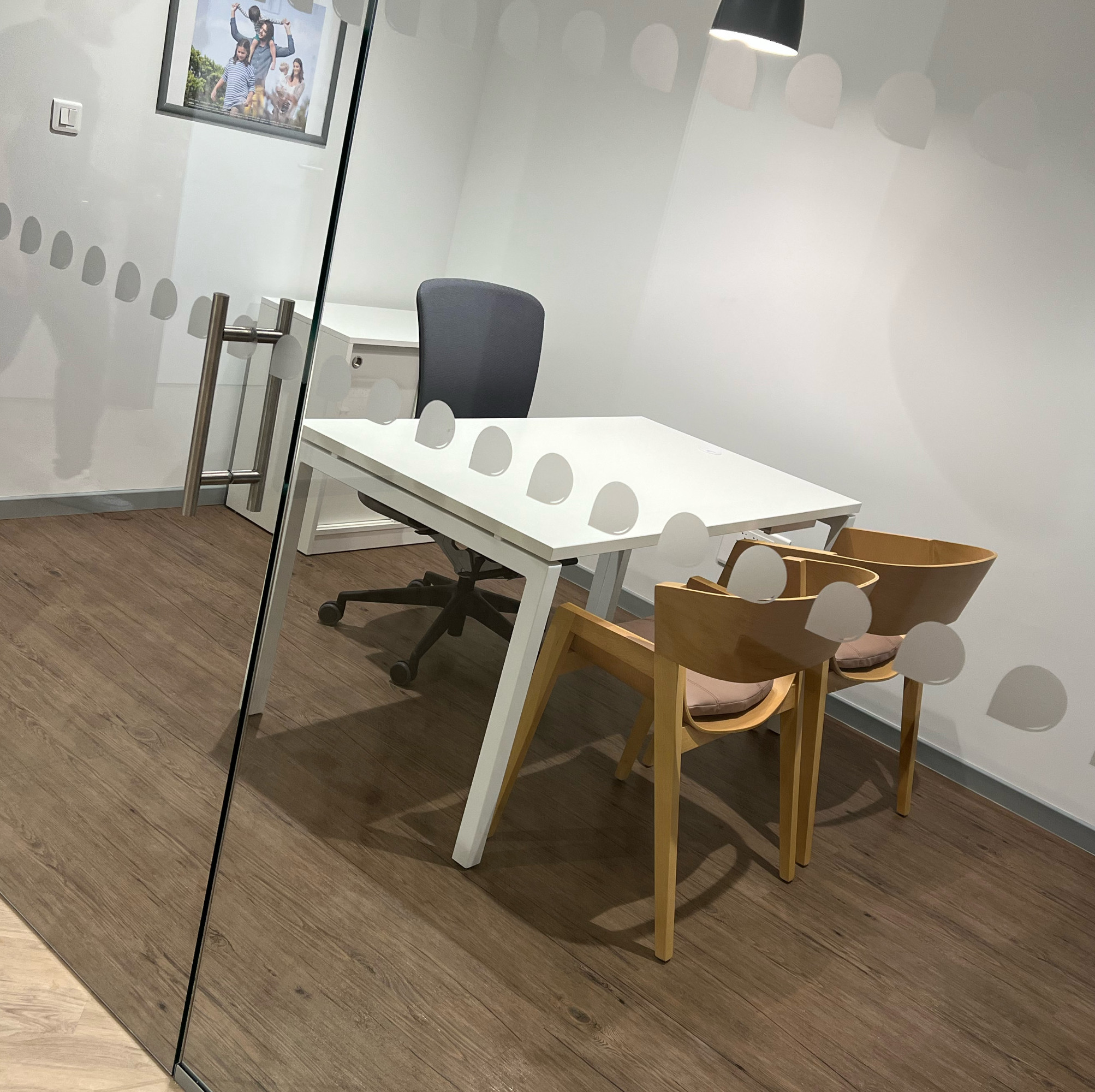 Bureaux et espace de réunion après entretien par SOLEMAH